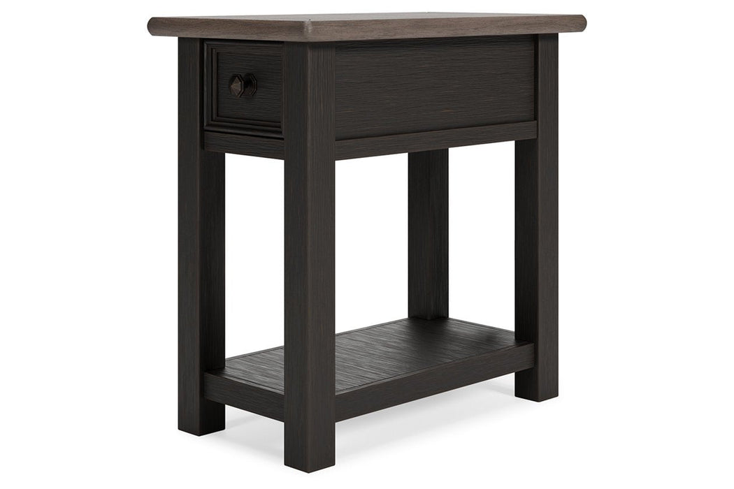 Tyler Creek Two - tone Chairside End Table - Gate FurnitureEnd Table Chair Side