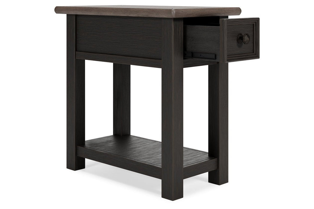 Tyler Creek Two - tone Chairside End Table - Gate FurnitureEnd Table Chair Side