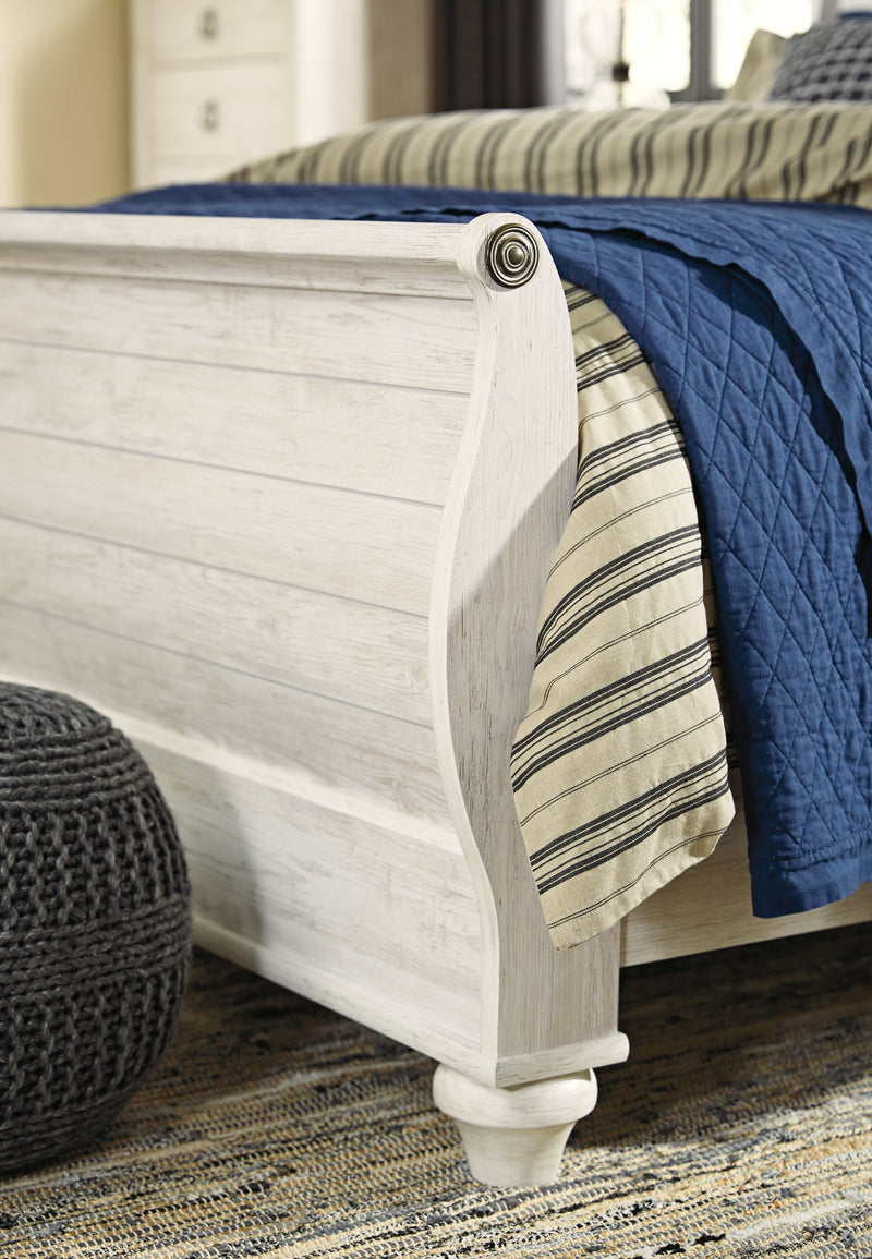 Willowton King Sleigh Bed with Mirrored Dresser, Chest and 2 Nightstands in Whitewash from Ashley - Lara Furniture