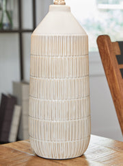 Willport Table Lamp (Set of 2) - Lara FurnitureTable Lamp Pair