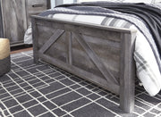 Wynnlow Gray King Crossbuck Panel Bed - Lara FurnitureKing Bed