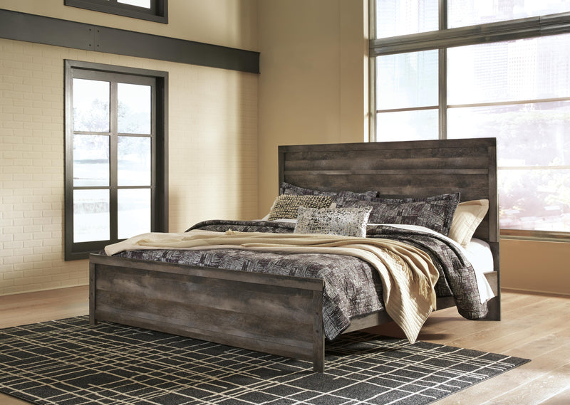 Wynnlow Gray King Panel Bed and 2 Nightstands - B440B45