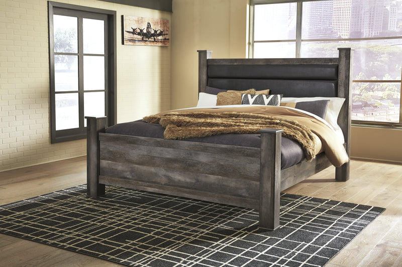 Wynnlow Gray King Poster Bed - Lara FurnitureKing Bed
