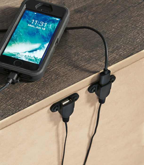 Wynnlow Gray Upholstered Poster Bedroom Set - Gate FurnitureBedroom Set