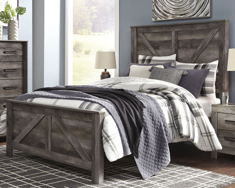 Wynnlow Queen Crossbuck Panel Bed with Mirrored Dresser, Chest and 2 Nightstands in Gray - PKG006369