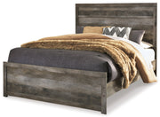 Wynnlow Queen Panel Bed with Mirrored Dresser, Chest and 2 Nightstands in Gray - PKG005408