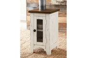 Wystfield White/Brown Chairside End Table - Lara FurnitureEnd Table Chair Side