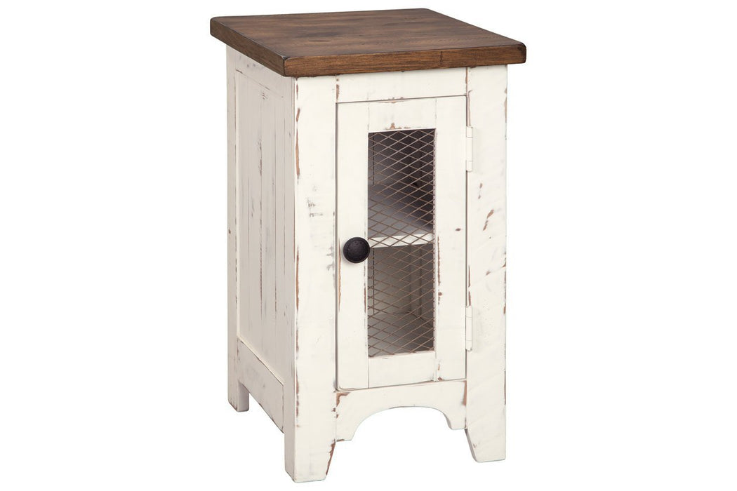 Wystfield White/Brown Chairside End Table - Gate FurnitureEnd Table Chair Side