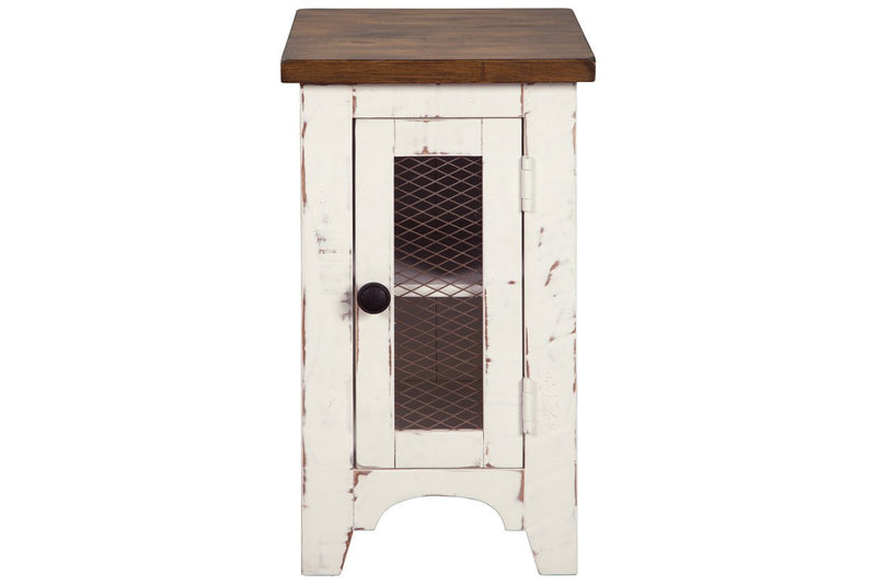 Wystfield White/Brown Chairside End Table - Lara FurnitureEnd Table Chair Side
