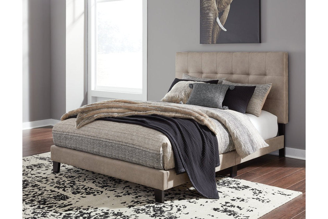Adelloni Light Brown Queen Upholstered Bed - Lara Furniture