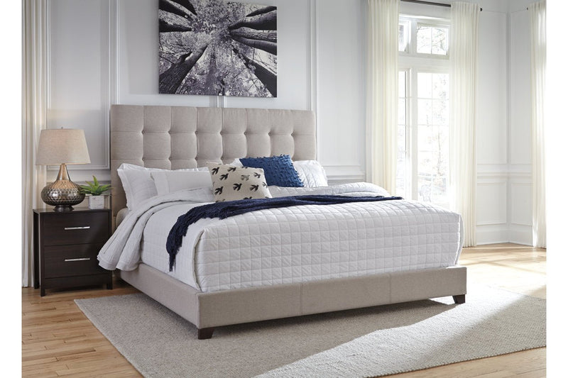 Dolante Beige Queen Upholstered Bed - Lara FurnitureQueen Bed