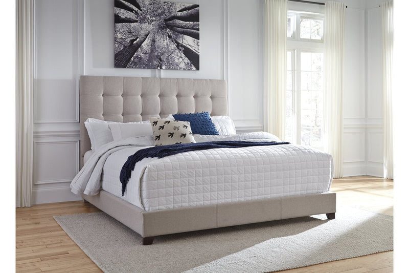 Dolante Beige Queen Upholstered Bed - Lara FurnitureQueen Bed