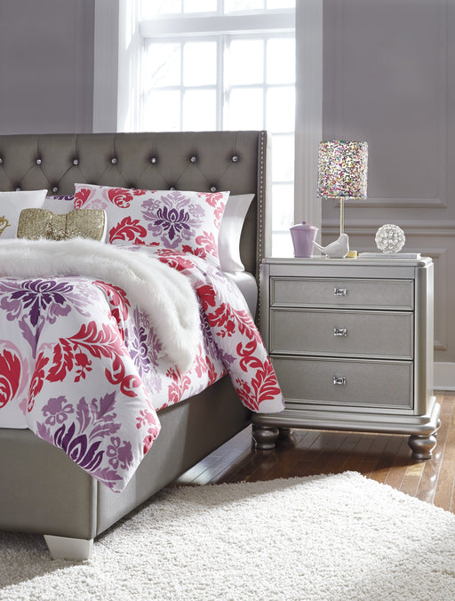 Coralayne Gray Upholstered Full Panel Bed - Lara Furniture