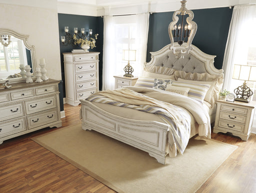 Realyn Chipped White Panel Bedroom Set - Lara Furniture
