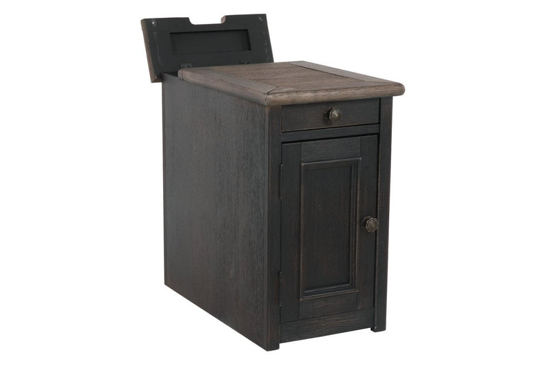 Tyler Creek Grayish Brown/Black Chairside End Table with USB Ports & Outlets - Lara FurnitureEnd Table Chair Side
