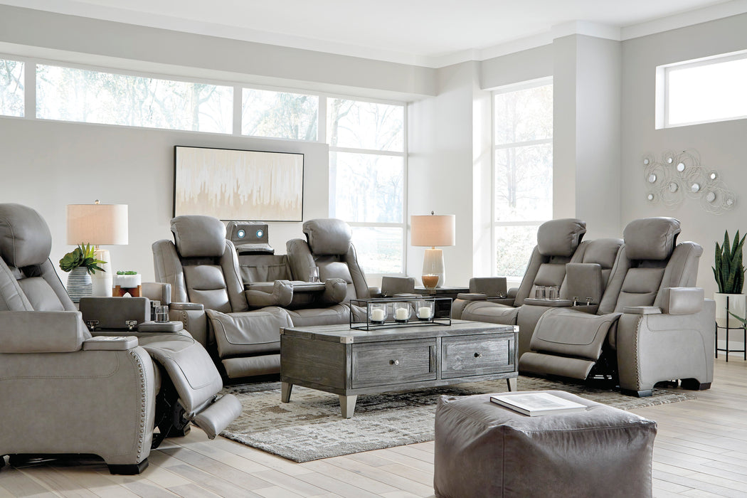 [EXCLUSIVE] The Man-Den Gray Power Reclining Living Room Set